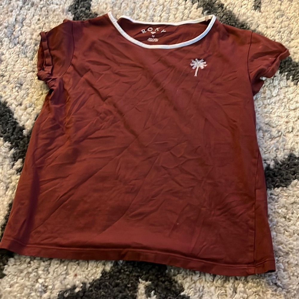 Girls Roxy maroon T-shirt. Size 12.